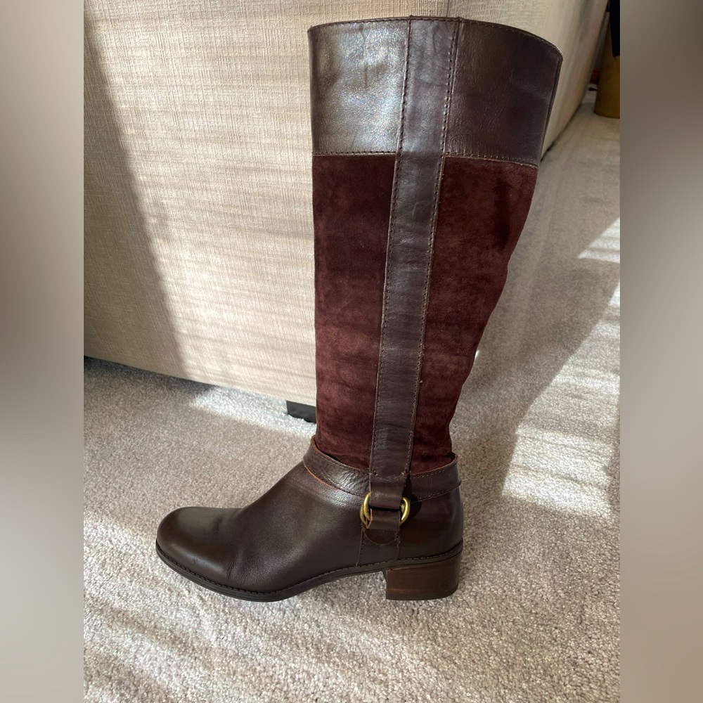 Vintage Bandolino brown riding boot, size 8M.